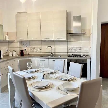 All'Apulia N'23 - Apartment With Parking Lecce Exterior photo